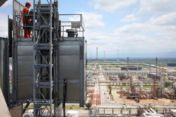 Hoist Lifts with a load capacity up to 2500 kg